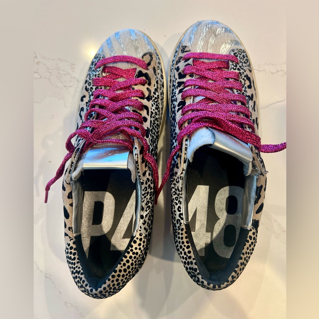 P488 John Low Top Sneakers (Size 39, Women’s 8.5-9).